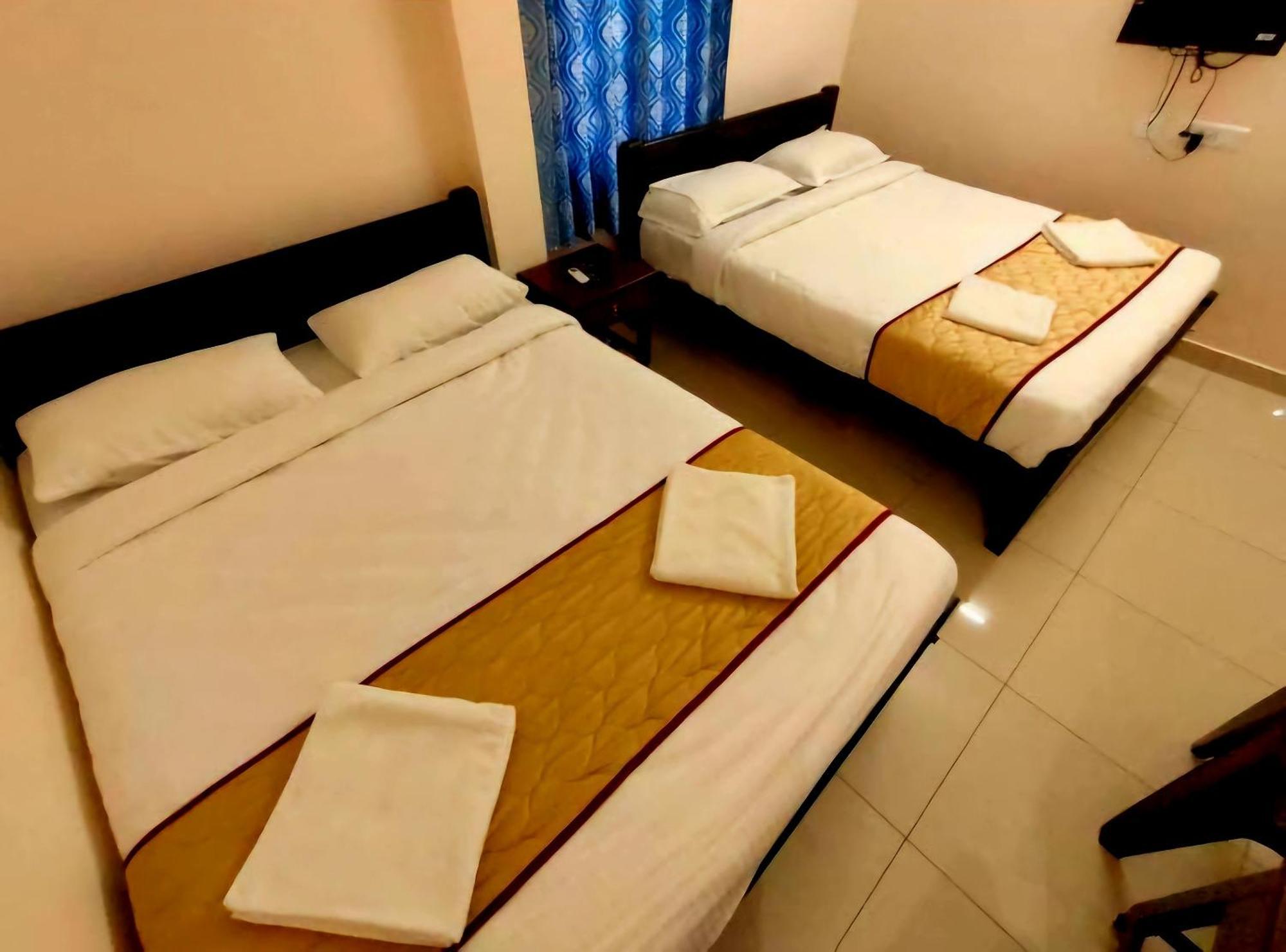 Township Residency Inn 蓬蒂切里 外观 照片