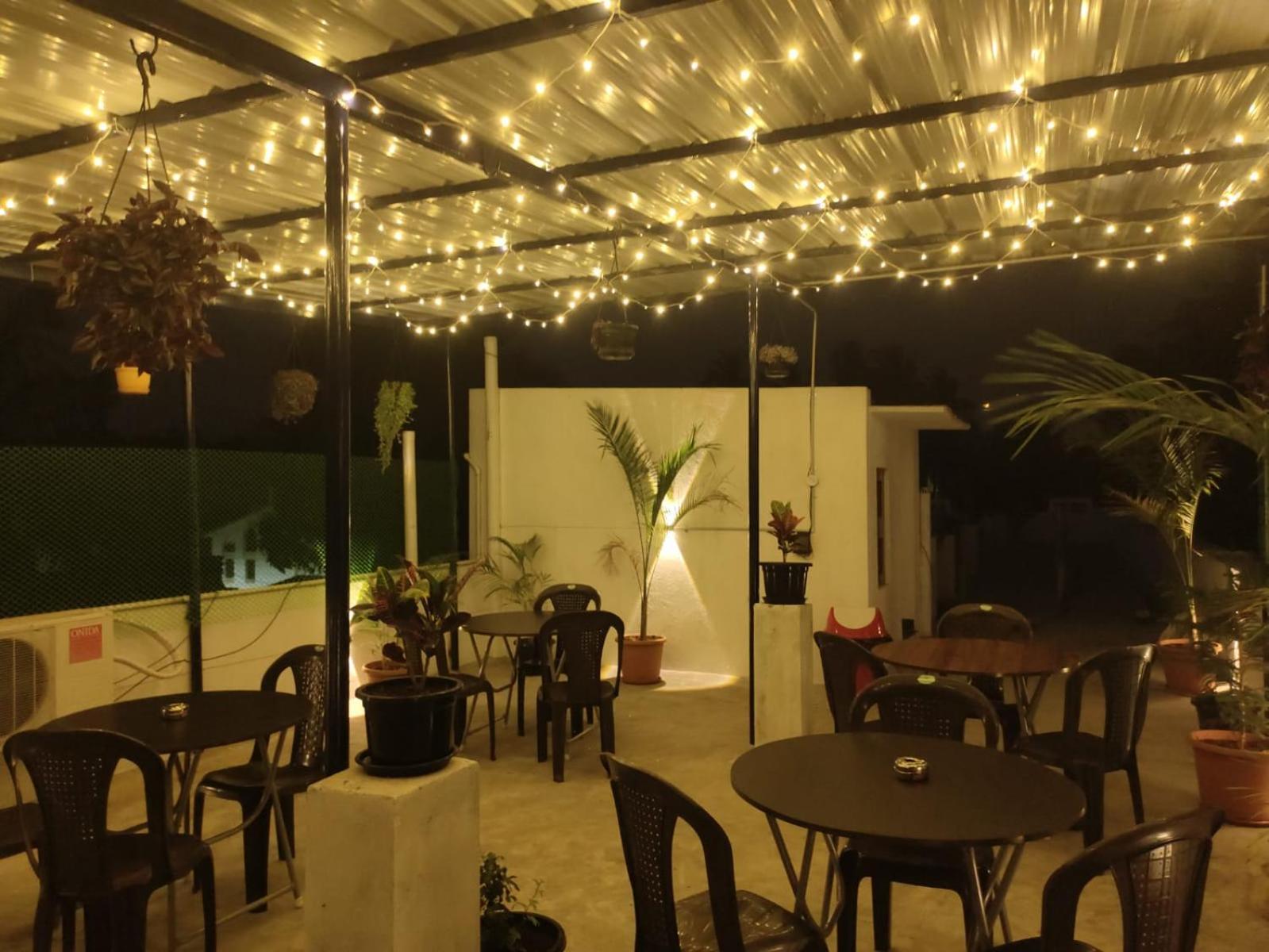 Township Residency Inn 蓬蒂切里 外观 照片