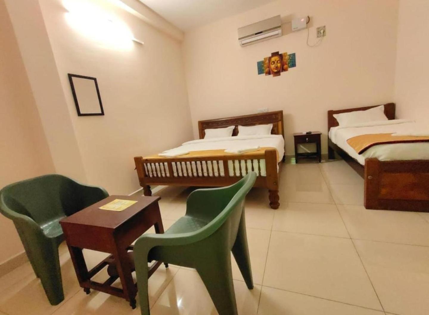 Township Residency Inn 蓬蒂切里 外观 照片